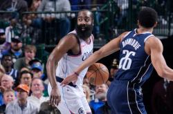 关于达拉斯独行侠今晚主帅复盘，志在NBA常规赛名次提升，引发热议，数据趋势出现新变化的信息九游娱乐